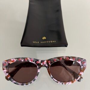 LELE SADOUGHI Carnation Memphis Wayfarer Sunglasses